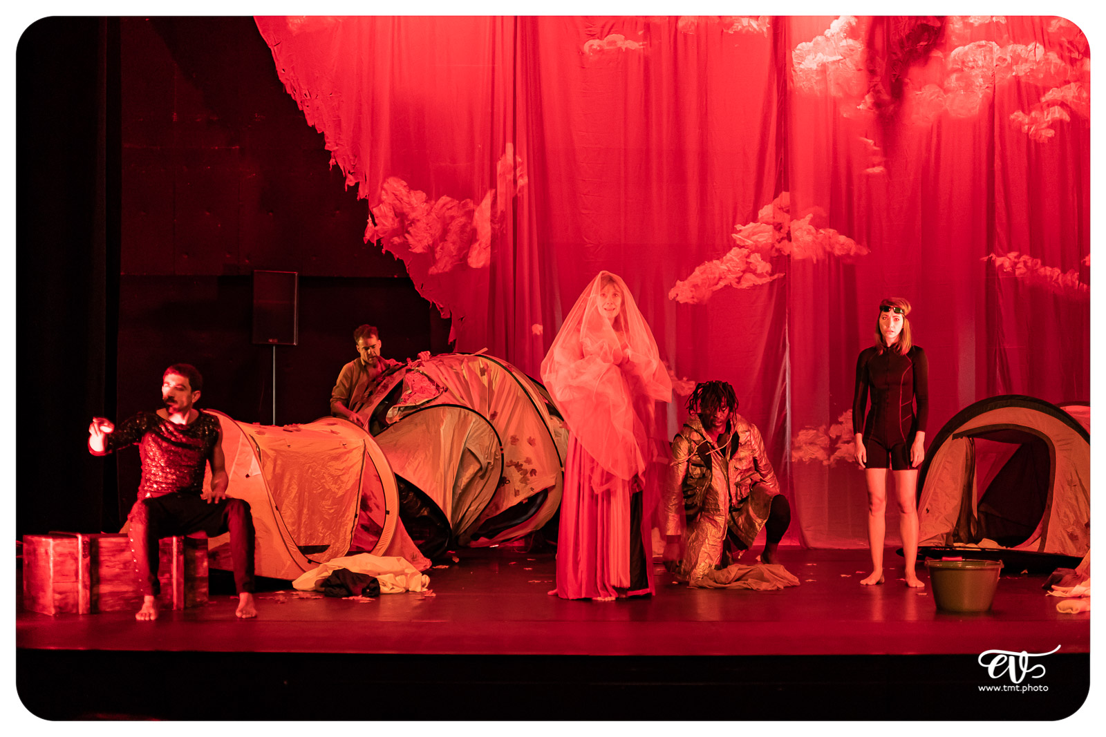 TMTPHOTO IN SOMNIA (CIE LES ATTENTIFS) 250